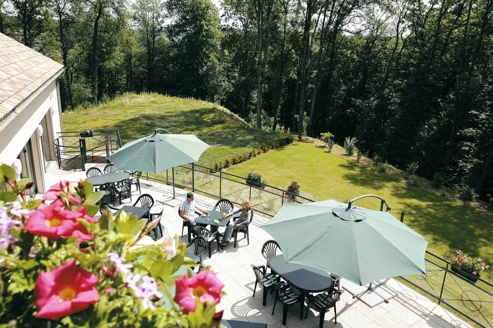 Logis Hotel - Restaurant Le Tulipier Vienne-le-Chateau Экстерьер фото